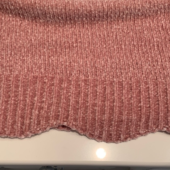 Women's Ribbed Pink Sweater - Picture 3 of 10